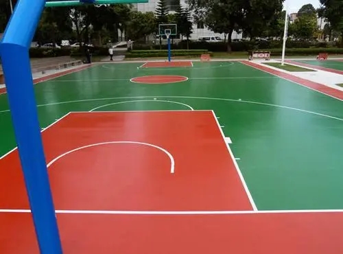 北辰球场地面翻新,裂缝修重要性